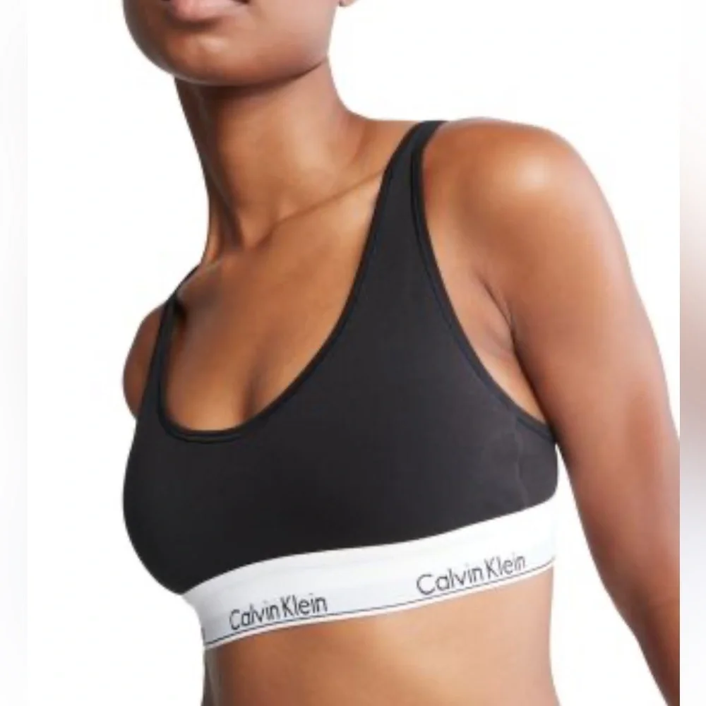 Calvin Klein size M Black Modern Cut unlined Cotton blend racerback Sports Bra